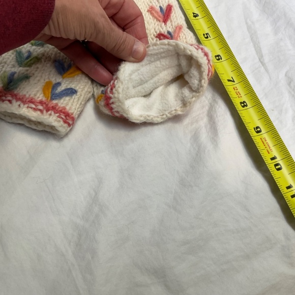 NWT Hand Knit and Embroidered Hand Warmers Fair Trade by Pachamama - Picture 4 of 7